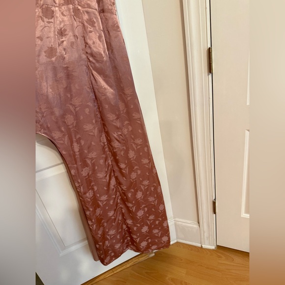 NWT Lulu's Light Rose Floral Satin Jacquard Maxi slit Dress size S - Picture 4 of 10